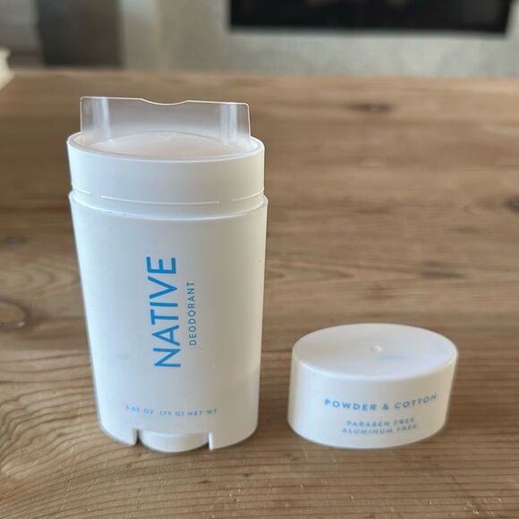 Native Deodorant Powder & Cotton scent NEW 2.65 OZ - Picture 3 of 5